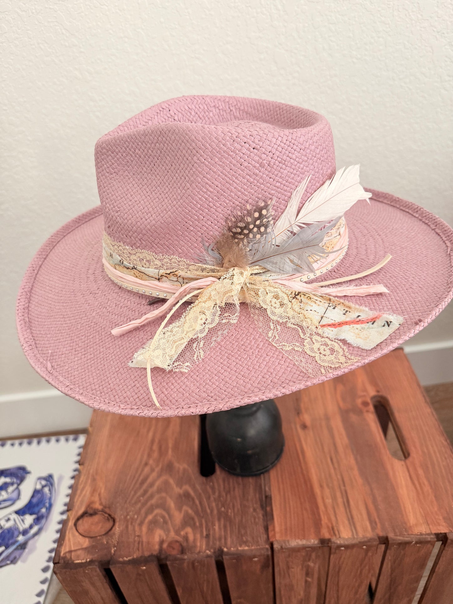 Custom Bailey Straw - Mauve - Large (59 cm)